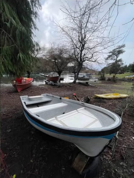 Bote de fibra de vidrio